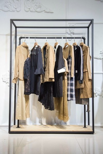 新郑市女装山脉麦中林精品女装2019秋装新款服装市场尾货批发品牌折扣女装厂家直销